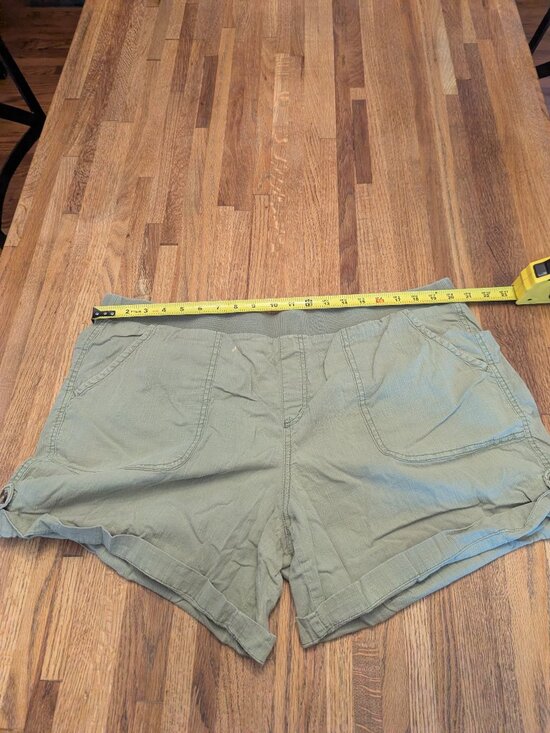 Sonoma 1X Army Green Cuffed w/ Button Elastic Waist Shorts - Picture 3 of 8
